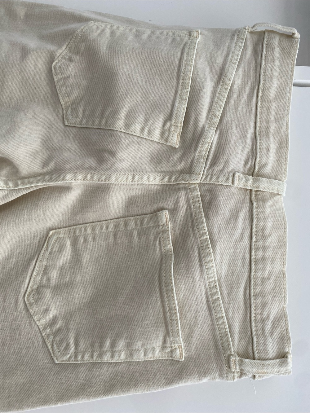 GAP High Rise Wide-Leg Strive Jeans in Natural Cream Size 28 | 6 - Picture 4 of 10